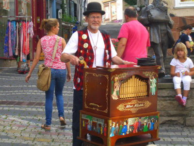 Drehorgel, Leierkasten, Berlin, Drehorgelmusik, Leierkastenmann, Leierkastenspieler, Drehorgelmann, Drehorgelspieler 